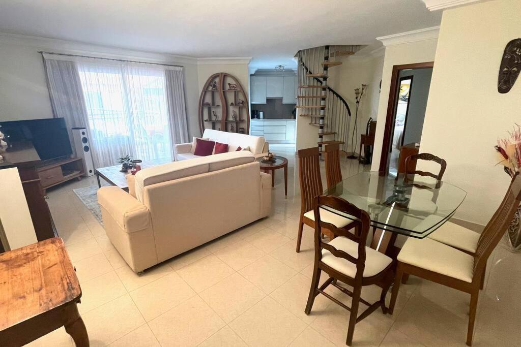 Luxurioese Duplex Ferienwohnung In Sehr Ruhiger Wohnanlage Mit Meerblick Palm-mar Exteriör bild
